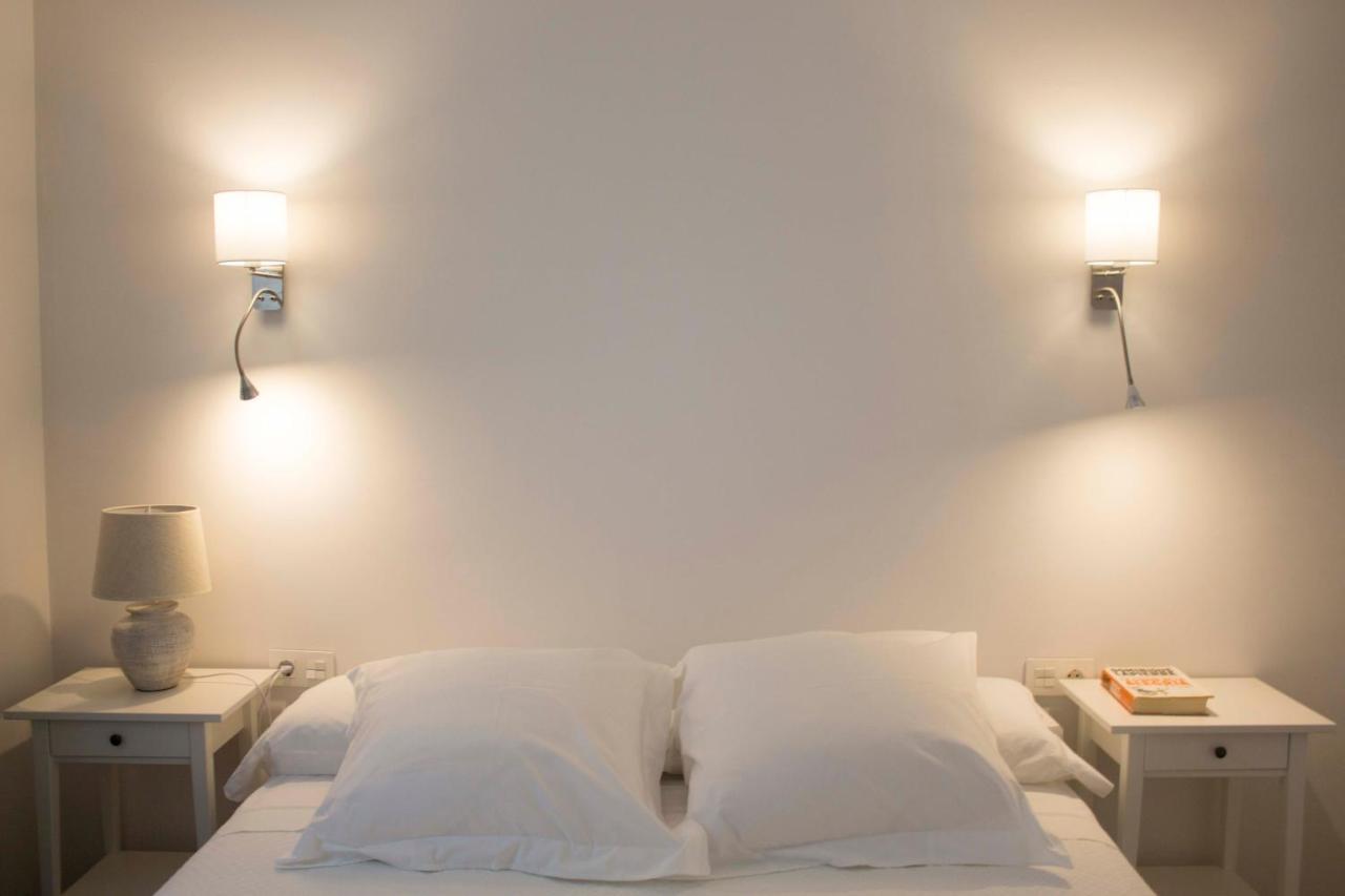 Apartamentos Madreselva Fernan Perez المظهر الخارجي الصورة