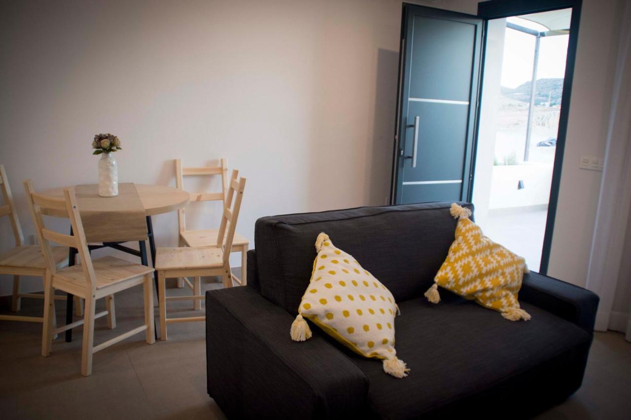 Apartamentos Madreselva Fernan Perez المظهر الخارجي الصورة