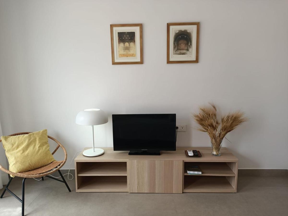 Apartamentos Madreselva Fernan Perez المظهر الخارجي الصورة