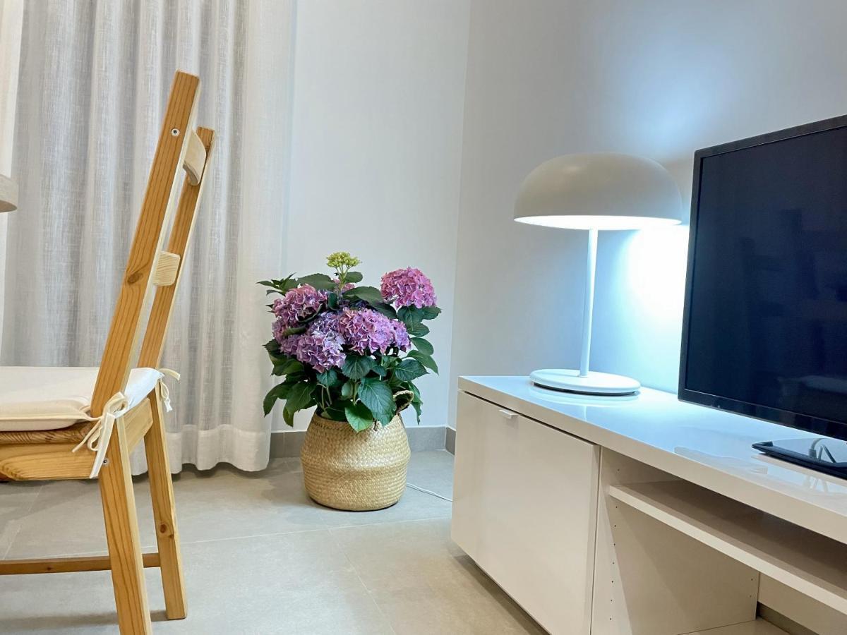 Apartamentos Madreselva Fernan Perez المظهر الخارجي الصورة