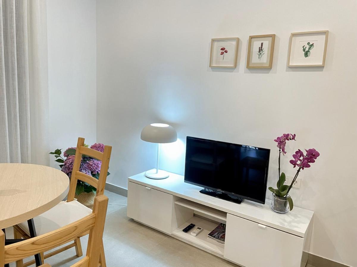 Apartamentos Madreselva Fernan Perez المظهر الخارجي الصورة