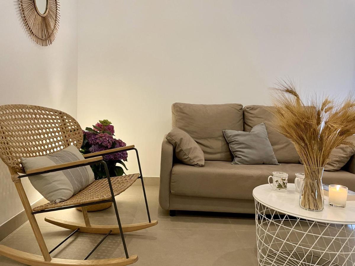 Apartamentos Madreselva Fernan Perez المظهر الخارجي الصورة