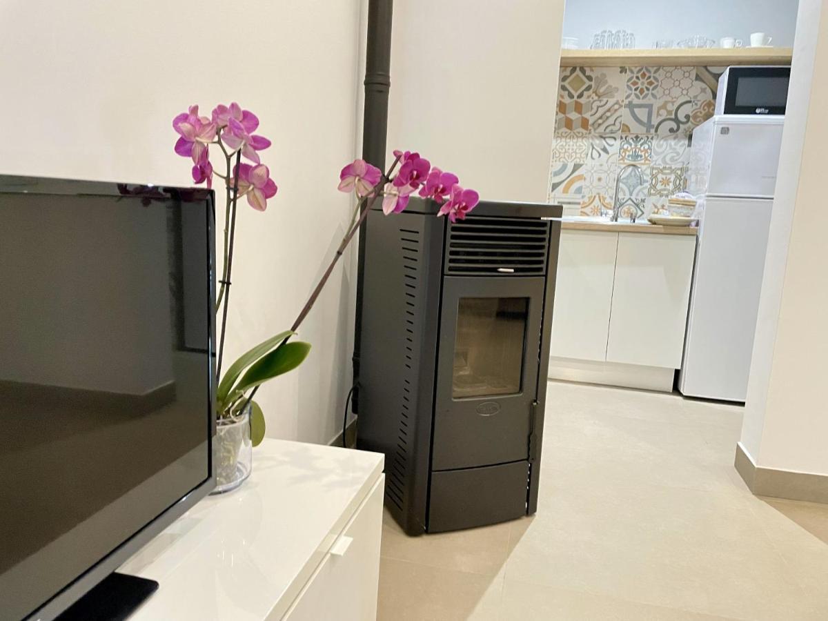 Apartamentos Madreselva Fernan Perez المظهر الخارجي الصورة