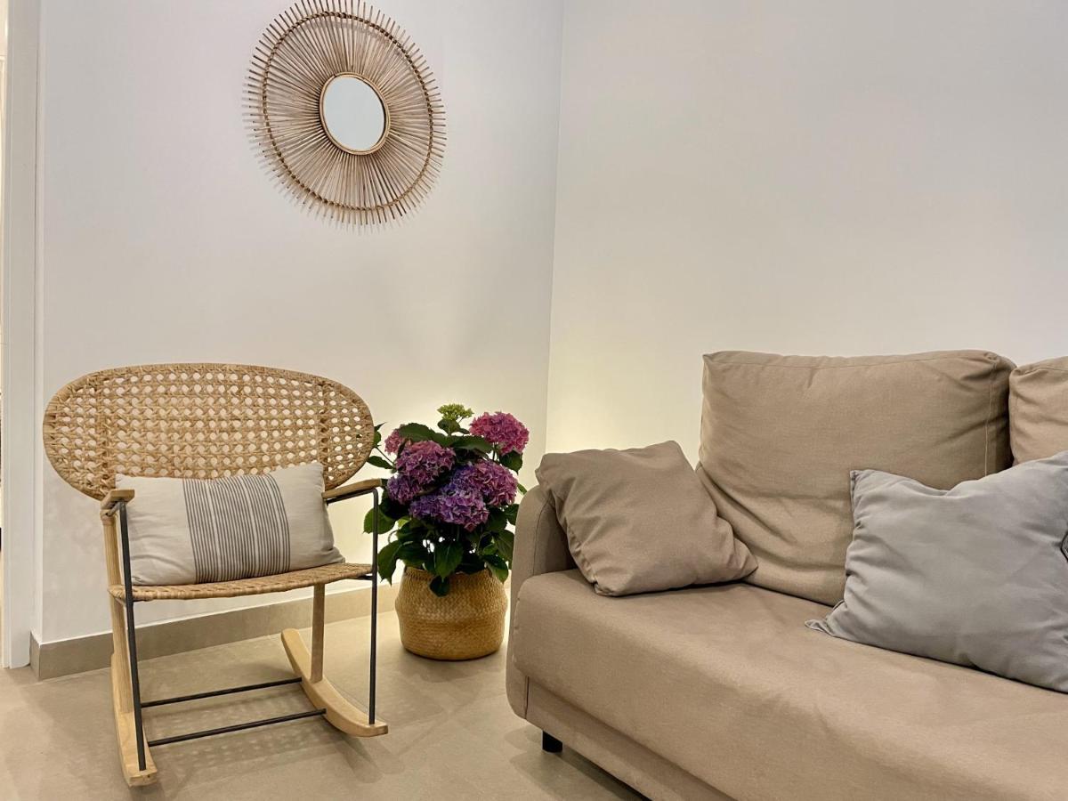 Apartamentos Madreselva Fernan Perez المظهر الخارجي الصورة