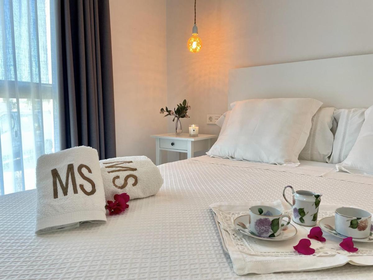Apartamentos Madreselva Fernan Perez المظهر الخارجي الصورة