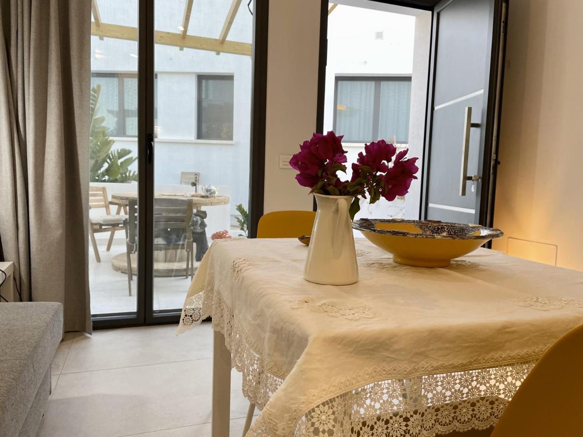 Apartamentos Madreselva Fernan Perez المظهر الخارجي الصورة