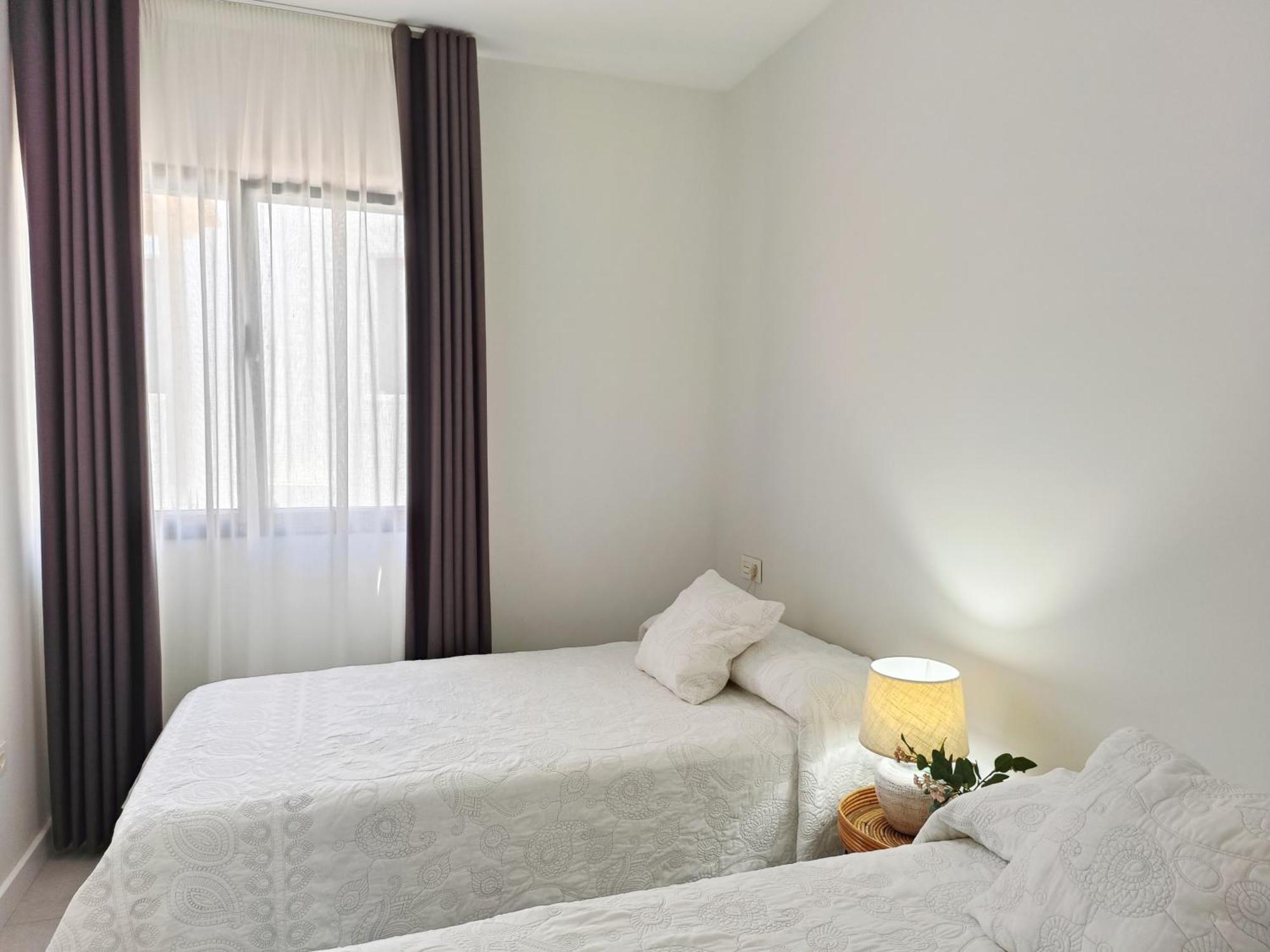 Apartamentos Madreselva Fernan Perez المظهر الخارجي الصورة
