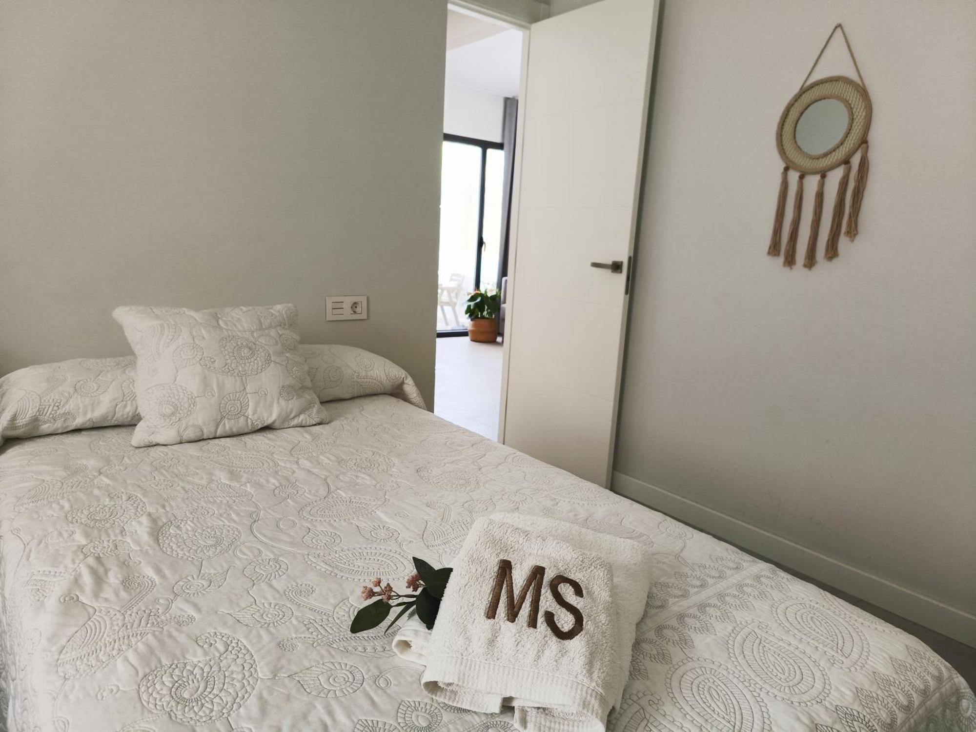 Apartamentos Madreselva Fernan Perez المظهر الخارجي الصورة