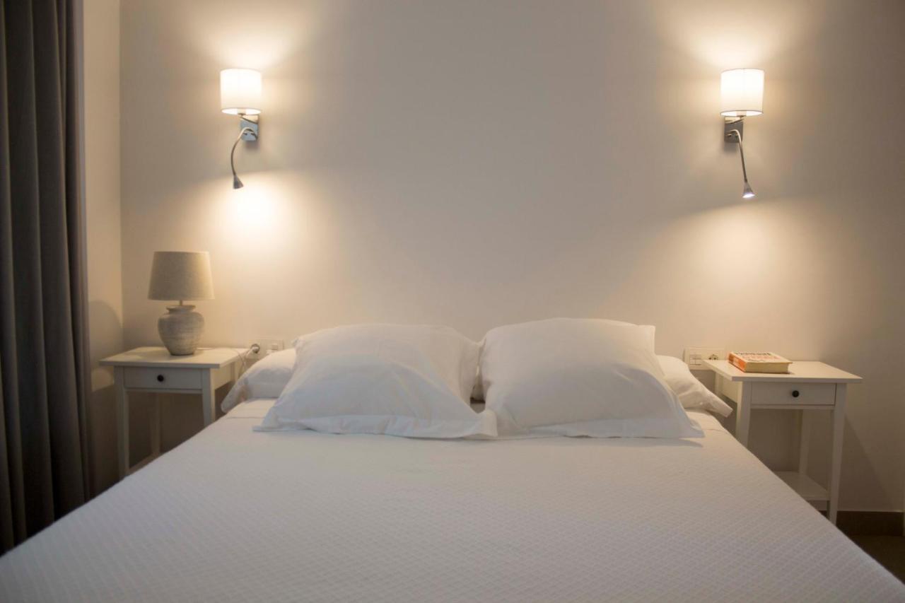 Apartamentos Madreselva Fernan Perez المظهر الخارجي الصورة